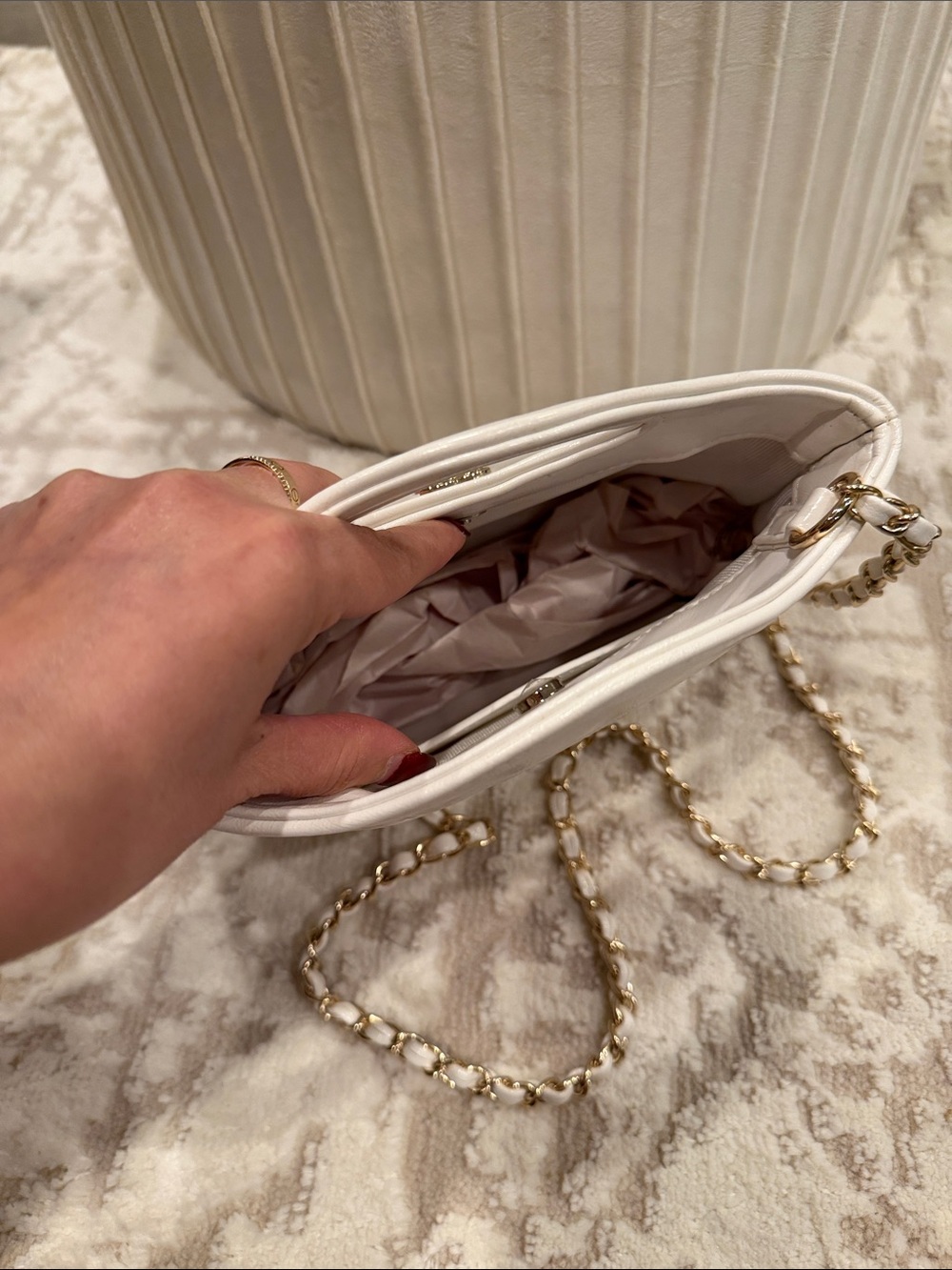 Chanel makeup bag white - Picture 4 of 5